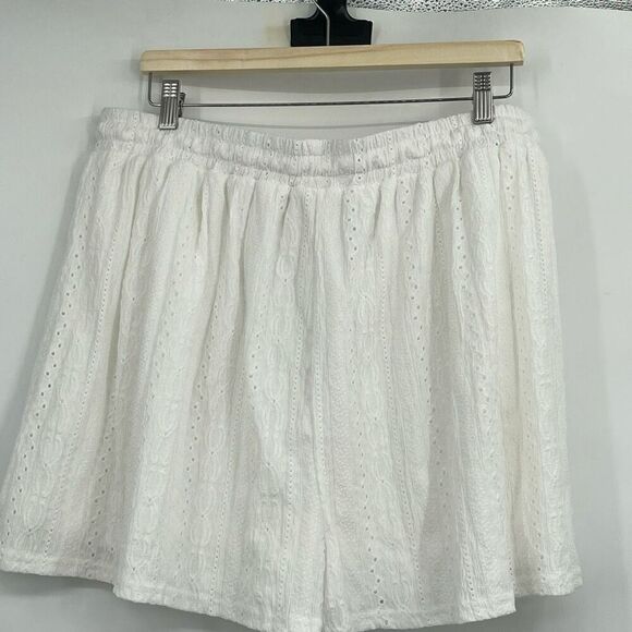BCBGeneration White Flowy Lined Eyelet Drawstring Short XL NWT - Picture 5 of 7